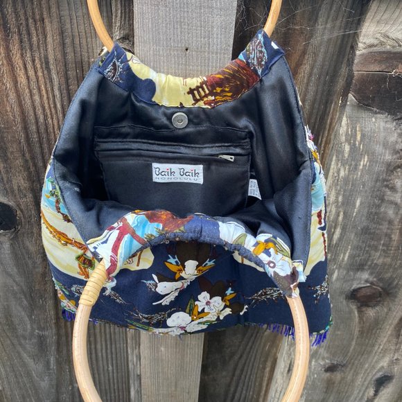 CUTE little Hawaiian bag with beading and fringe! - Picture 3 of 3